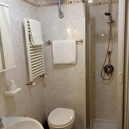 فندق Fleming 3*